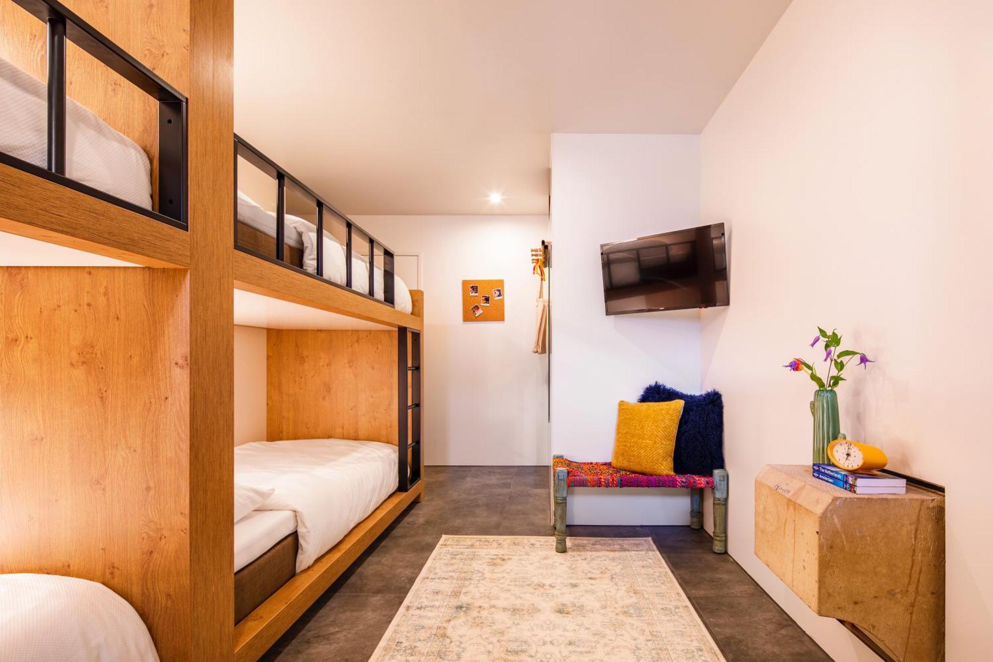 Bunk Hostel Амстердам Екстериор снимка