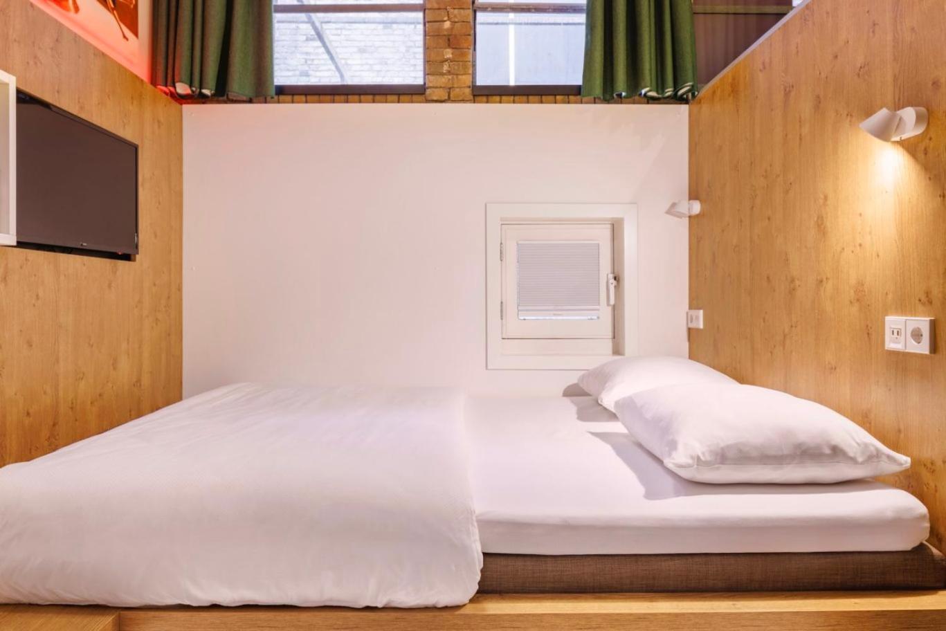 Bunk Hostel Амстердам Екстериор снимка