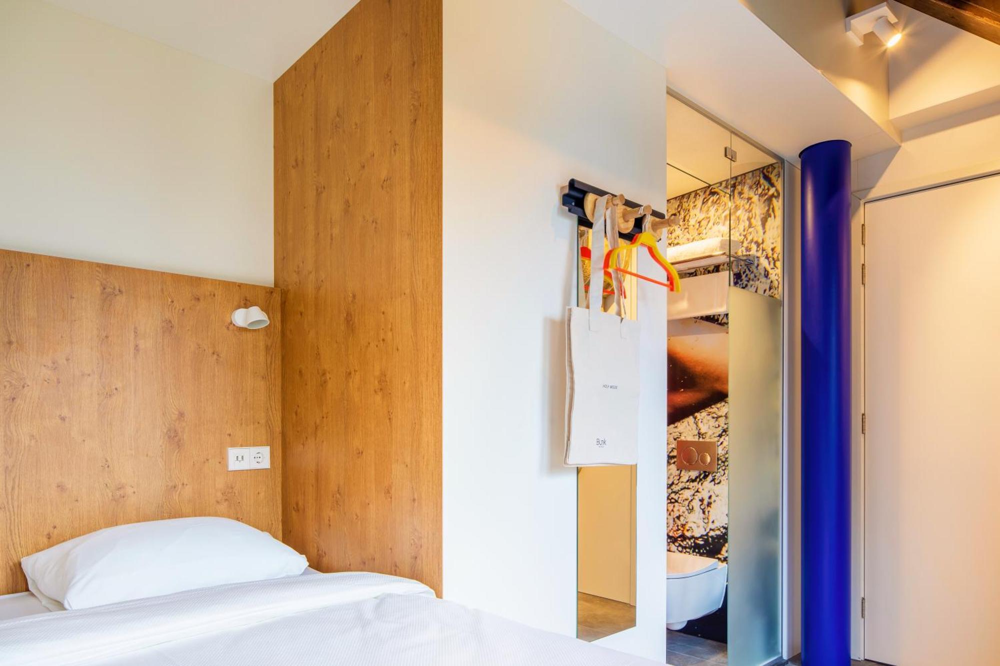 Bunk Hostel Амстердам Екстериор снимка