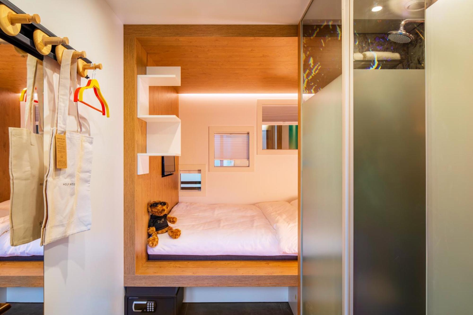 Bunk Hostel Амстердам Екстериор снимка
